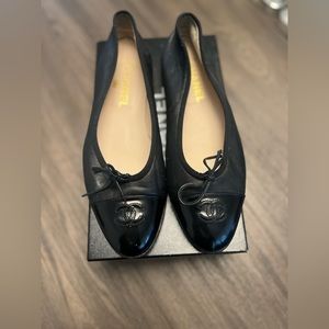 Classic black Chanel ballet flat